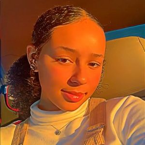 Meet your Posher, Adrianna